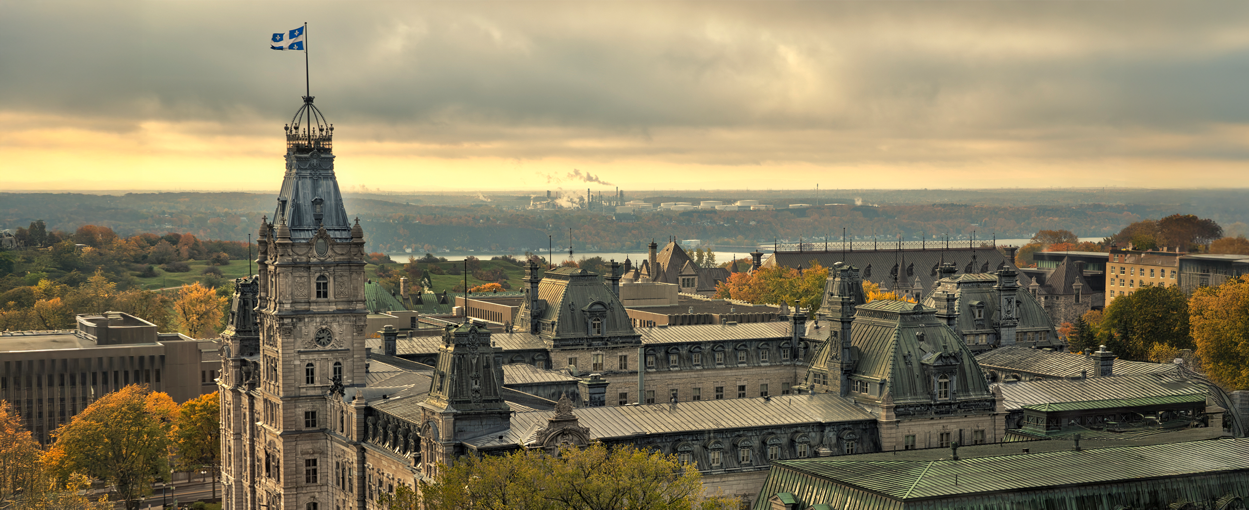 Quebec Parliament building with autumn view