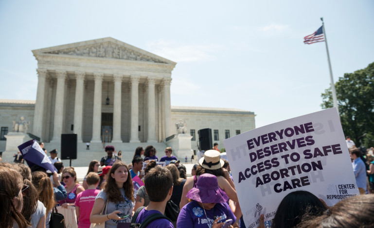 Pro choice protest in fromt of the US Supreme Court