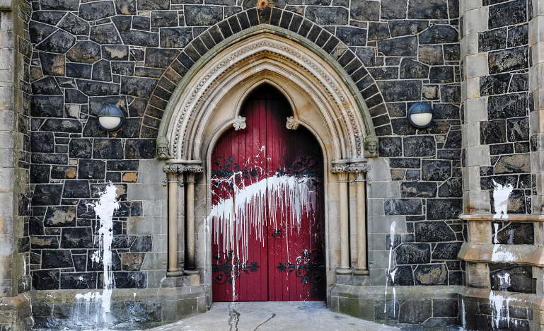 Une église vandalisée